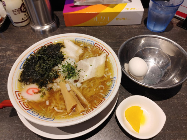 「あごだし岩海苔中華そば　850円　ゆで卵20円」@山形飛魚 亞呉屋 山形本店の写真