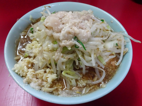 「小ラーメン（890円）＋ぎょったまラーメンVer.にぼし」@ラーメン二郎 中山駅前店の写真