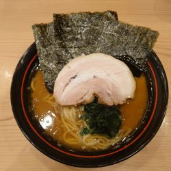 ラーメン￥700　ライスサービス