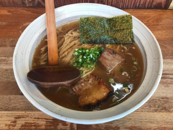 「らーめん（醤油）800円」@麺や 八雲の写真
