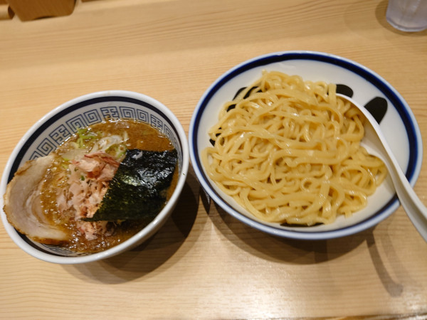 「濃厚魚介つけ麺￥930(あつもり)」@らーめん玉 田町店の写真