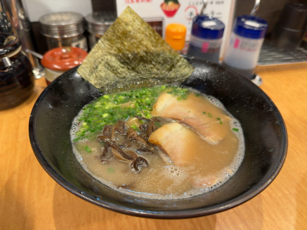 「豚骨ラーメン」@博多らーめん 一真の写真
