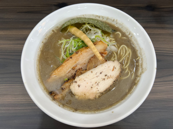 「濃厚淡麗中華そば」@中華そば 騰匠俐 つくば店の写真