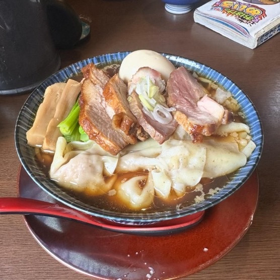 「黒豚ワンタン手揉み中華そば」@麺処 青野の写真