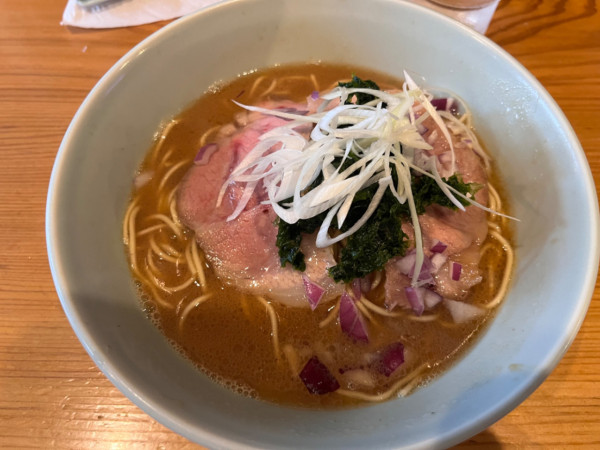 「カニ豚骨らーめん(並、正油、細麺)1,200円」@魚焚の写真
