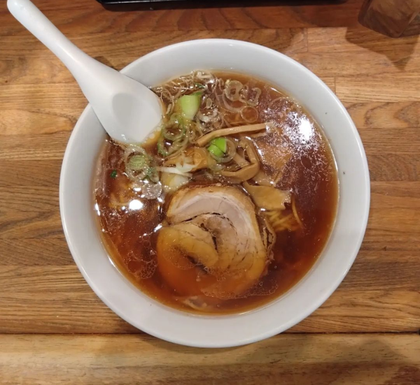 「醤油ラーメン」@游亀亭の写真