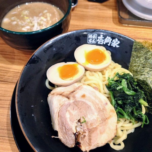 「濃厚魚介つけ麺」@横浜家系ラーメン 壱角家 芝公園店の写真