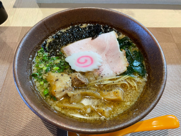 「鶏と煮干し 醤油 ver ひしお」@麺屋 い志だの写真