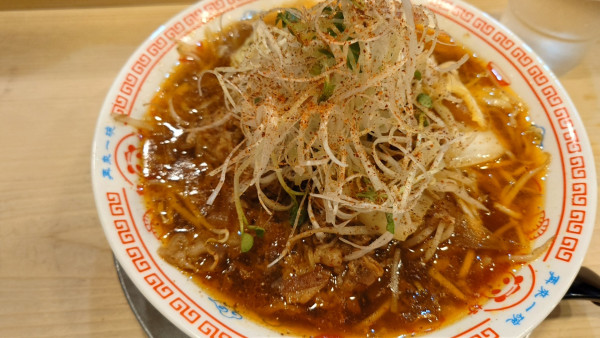 「【限定】スタミナ肉ラーメン　辛」@中華そば すばる食堂の写真