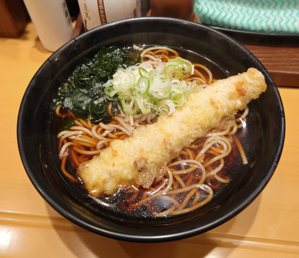 「かけそば（ミニかつ丼セット）+ちくわ天」@名代 富士そば 秋葉原店の写真