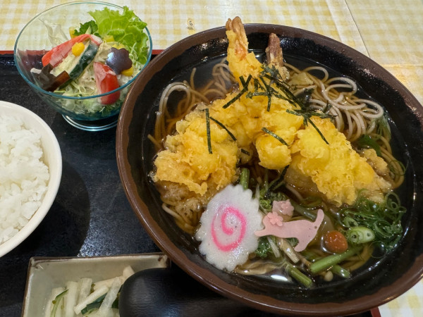 「天ぷらそばセット」@和食のじょうやま ベルシャイン伊那店の写真