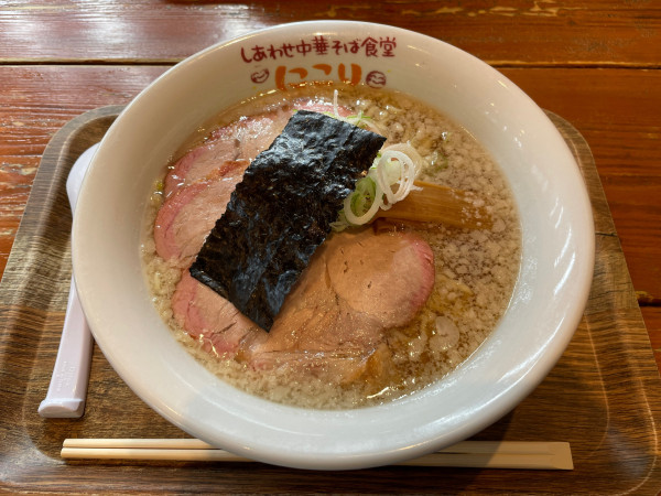 「背脂中華そば」@しあわせ中華そば食堂 にこりの写真