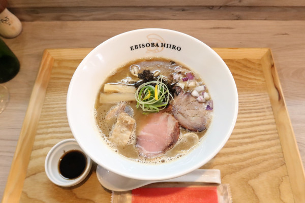 「【限定】濃厚魚介豚骨そば¥1200」@えびそば 緋彩の写真