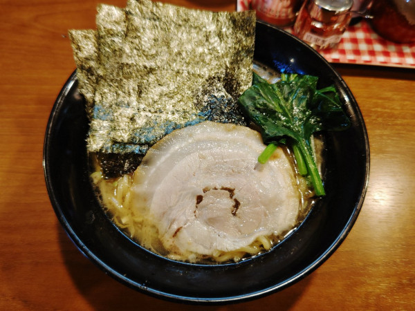 「濃厚豚骨らーめん醤油」@歩家の写真