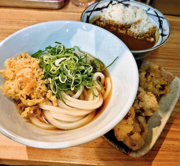 「ぶっかけ＋ミニカレー＋とり天」@甚三 高田馬場店の写真