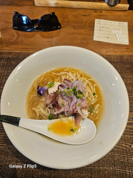 「鶏と水濃厚」@蜂と蝶の写真