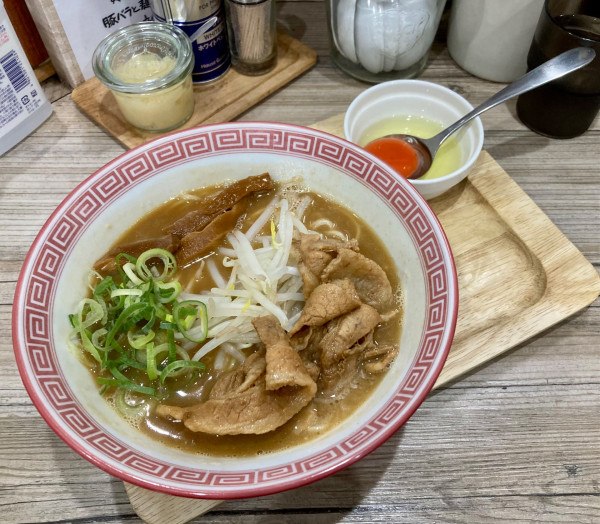 「徳島ラーメン900円+生玉子80円」@徳島NOODLE ぱどるの写真