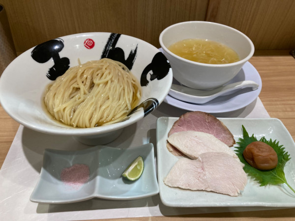 「昆布鰹出汁の冷やし梅塩つけ麺¥1,100」@彩色ラーメンきんせい エキマルシェ大阪店の写真