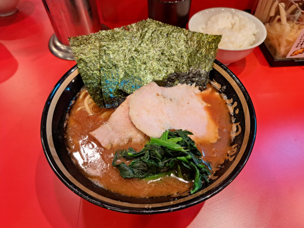 「らーめん+ライス」@横濱家系ラーメン 二代目野中家の写真