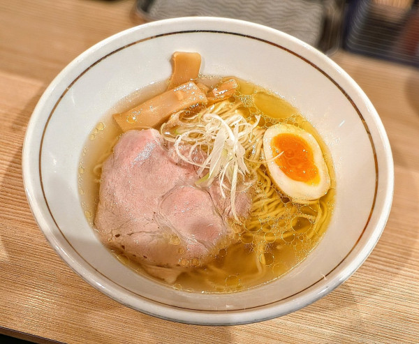 「塩らぁめん」@らぁめん つむぎの写真