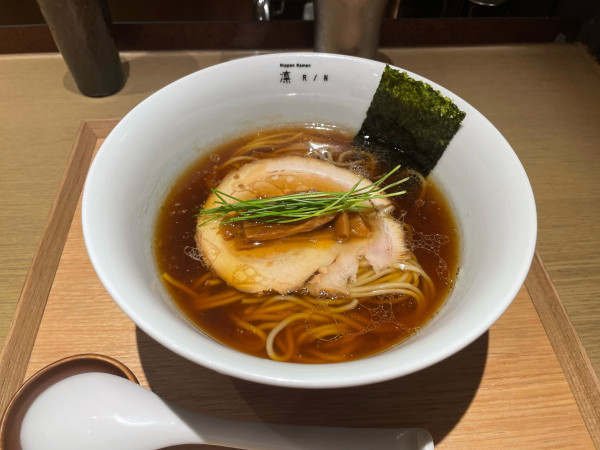 「醤油らぁ麺」@NIPPON RAMEN 凛 TOKYOの写真
