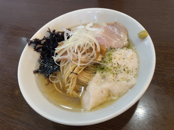 「【限定】冷やし塩そば＋とろろ」@中華そばイデタの写真