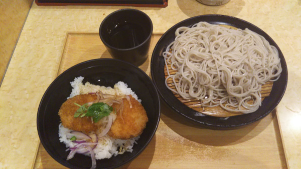 「【期間限定】おろしヒレカツ丼セット」@小諸そば 九段下駅前店の写真