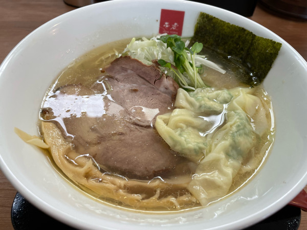 「藻塩しおわんたん麺」@麺や 壱虎の写真