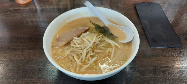 「豚骨ラーメン」@南京亭 八王子新滝山街道店の写真