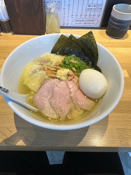 「特製ラーメン(塩)+ミニワンタン」@麺屋 加減の写真