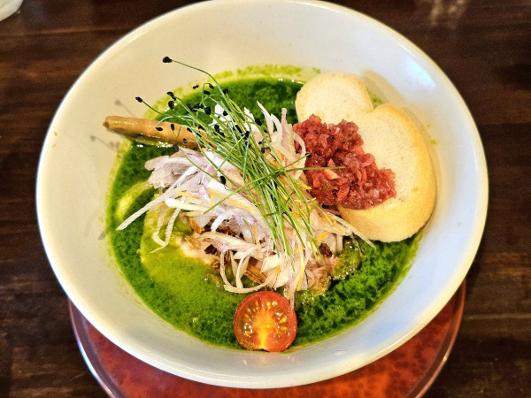 「浅利と行者菜の新緑グリーンsoba 1600円」@noodle LABO 桜守の写真