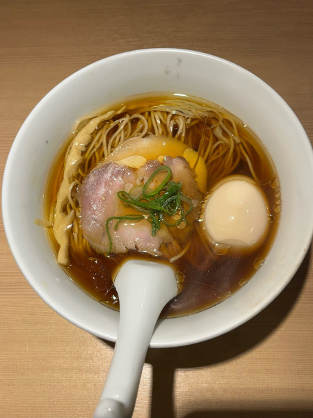 「味玉醤油ラーメン1000円」@らぁ麺 はやし田 新宿本店の写真