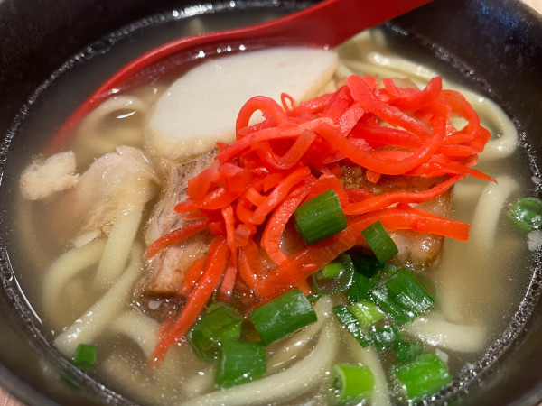 「沖縄そば・〆サイズ：500円」@沖縄料理 なんくるないさー 仙台ヨドバシ店の写真