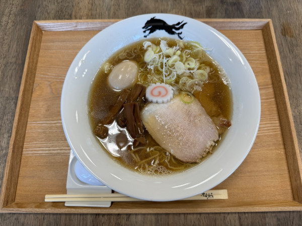 「純水・煮干しそば 950円+味玉100円」@麺馳走オオカミの写真