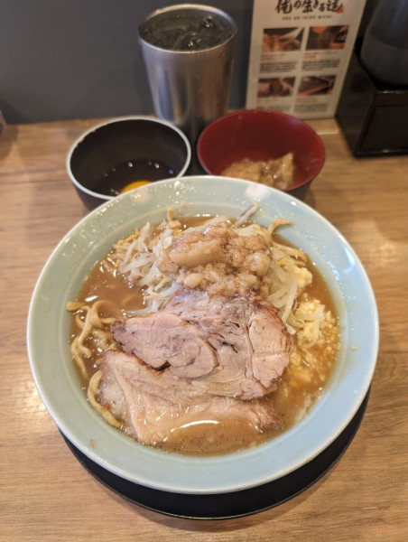 「ラーメン 小＋ 生卵 ＋ レモンサワー」@俺の生きる道 上野店の写真