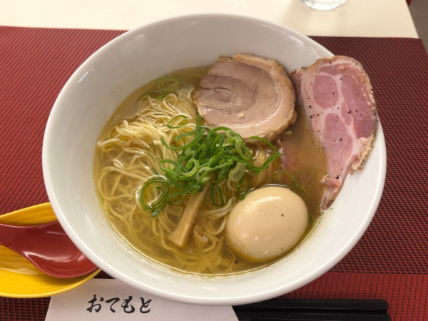 「鶏清湯・塩らぁめん＋味玉子」@麺LOUISの写真