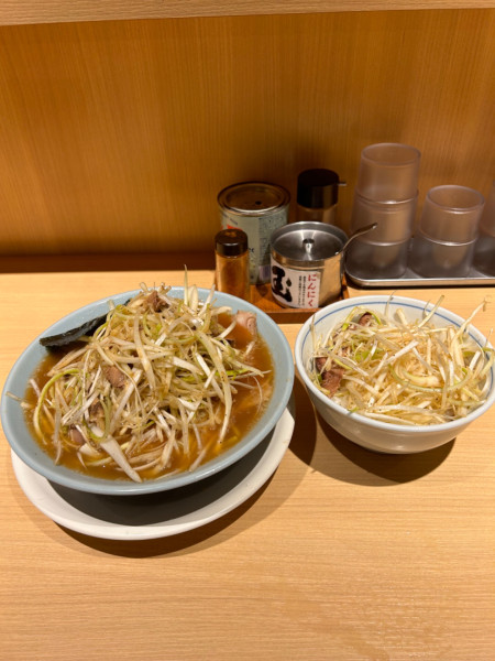 「ネギチャーシューメン　ネギ飯」@手打ち中華 玉 アクアシティお台場店の写真