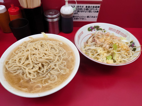「大豚 麺増し  ニンニクマシマシ  アプラ  カラメ」@ラーメン二郎 京急川崎店の写真