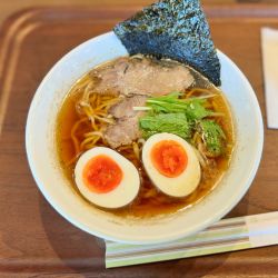 極しょうゆラーメン990円