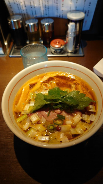 「地鶏中華そば」@麺や 虎徹の写真