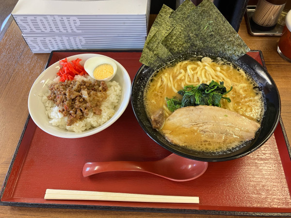 「ハーフマシライスセット(醤油ラーメン) 1050円」@ライスとらーめん立川家 いせさき店の写真