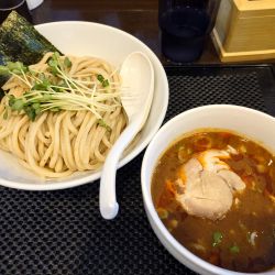 カレーつけ麺(麺少なめ、880円)