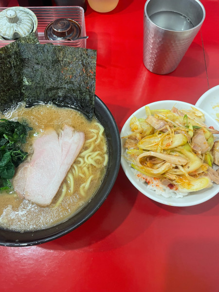 「並ラーメン　ライス　ネギチャーシュー」@杉田家 千葉祐光店の写真