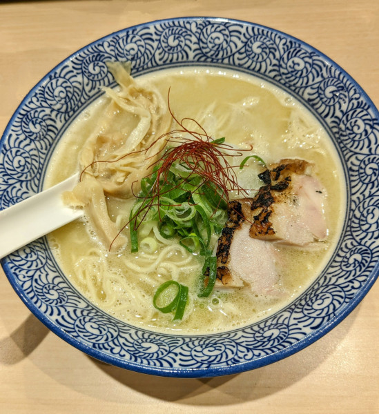 「濃厚鶏白湯らーめん  950円」@麺匠 ようすけ 鶏煮亭 用賀店の写真