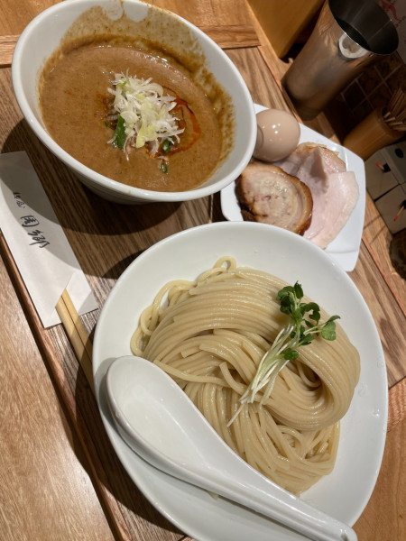 「特製赤つけ麺+特盛」@麺屋 周郷 神田店の写真