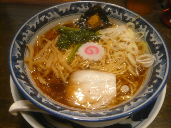 「鰹荒節中華そば」@石臼挽蕎麦処 沢庵の写真