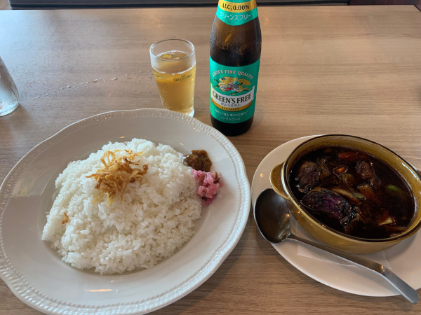 「カシミールビーフカレー 1628円」@ロイヤルホスト 那覇空港店の写真