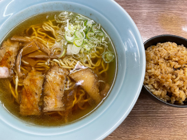 「ラーメン +チャーシューおこわ」@名代らーめん 航海屋 新宿店の写真