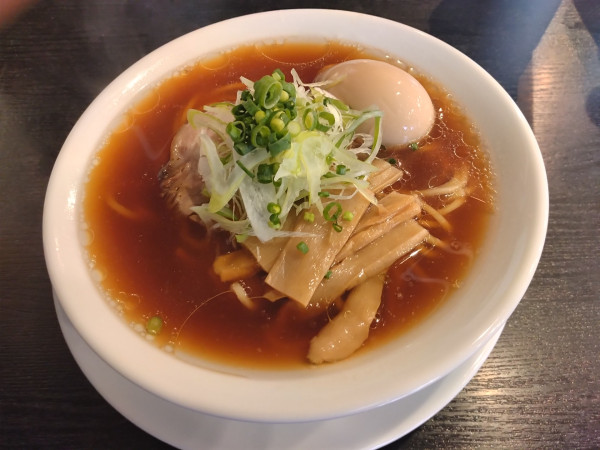 「淡麗味玉醤油らーめん¥900-」@Noodle Kitchen 祿の写真