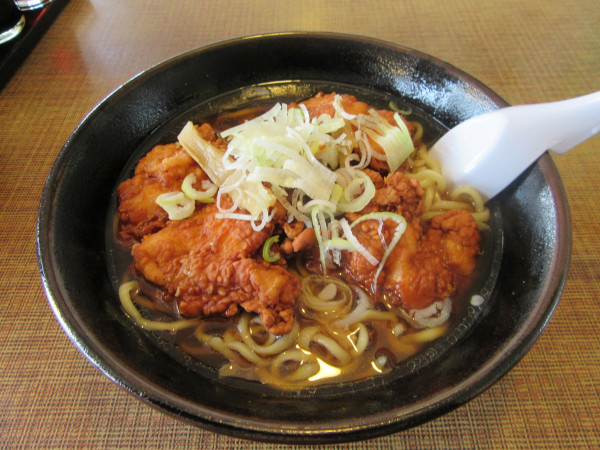「唐揚げラーメン（９３０円）」@手打らーめん 珍來 岡見店の写真
